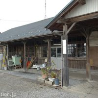 東海道本線・美濃赤坂駅の木造駅舎、ホーム側の佇まい