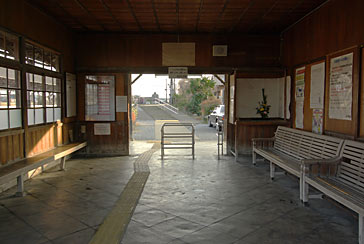 東海道本線赤坂支線・美濃赤坂駅の待合室