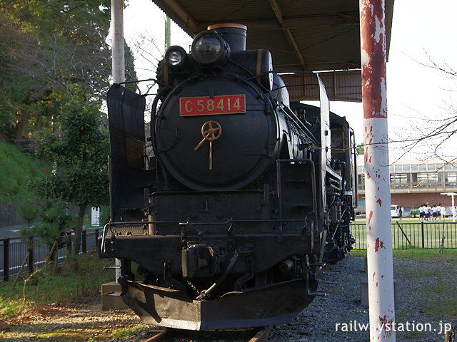 玉城町、田丸駅近くで静態保存されているSL・C58-414