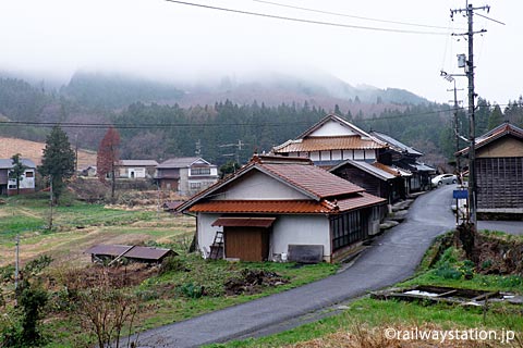 広島県庄原市、芸備線・道後山駅近くの集落