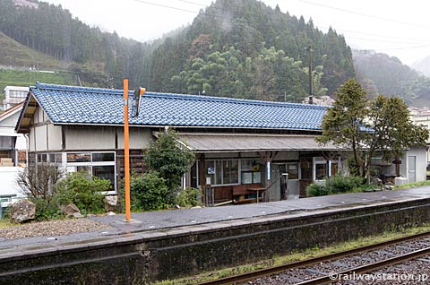 JR西日本・三江線・因原駅、駅舎ホーム側