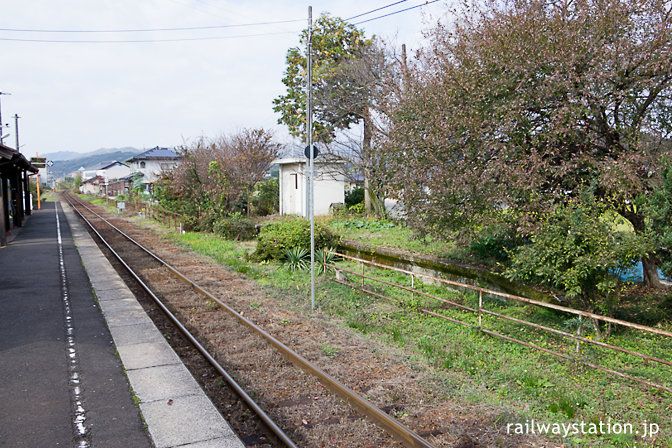 JR西日本・姫新線・美作千代駅、廃止された反対ホーム