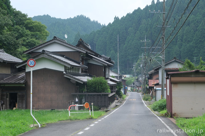 因美線・那岐駅近くの街並み