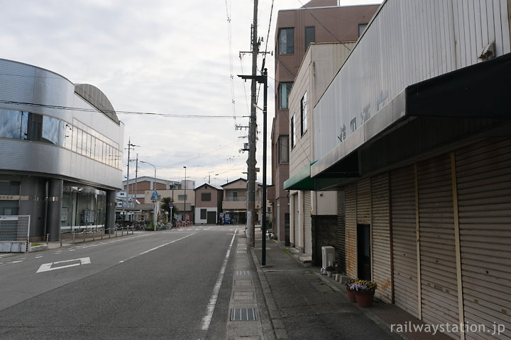 紀の川市・名手駅前、旧那賀町の玄関口だった頃の面影残る