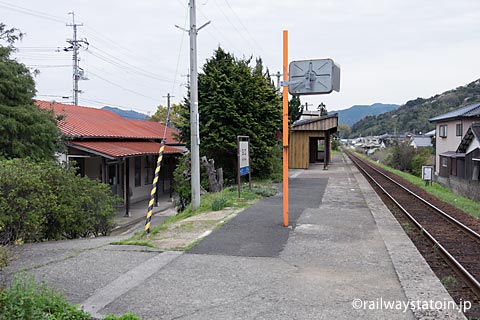 JR西日本・山陰本線・玉江駅、1面1線のプラットホーム