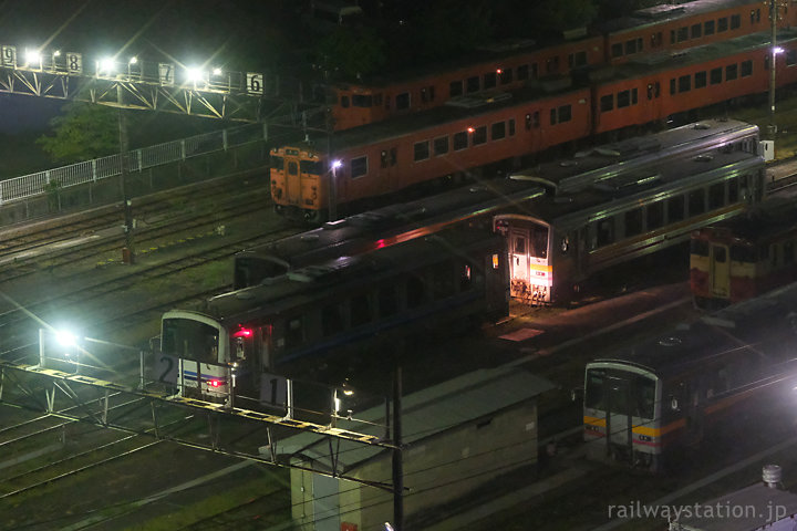 津山駅構内・津山運転区、中国地方ローカル線の気動車が集う…