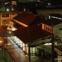 駅隣のホテルアルファーワン津山の客室から見た津山駅