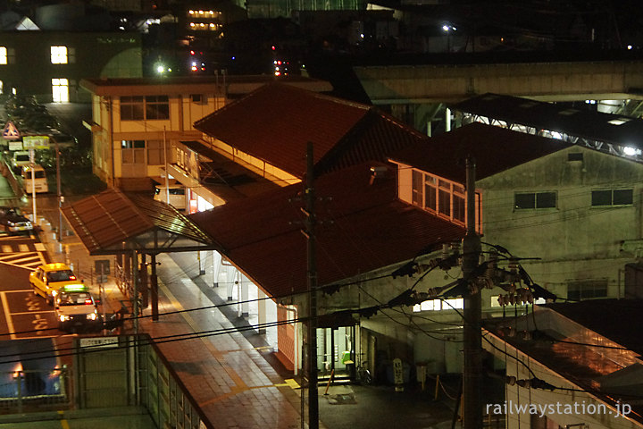 駅隣のホテルアルファーワン津山の客室から見た津山駅