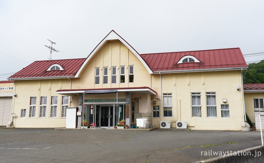 東北本線旧線跡に残る初代松島駅舎、現・松島町健康館
