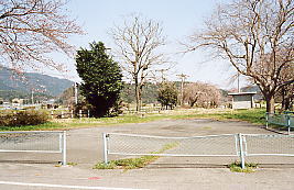 国鉄東海道本線・新垂井駅、駅舎跡地