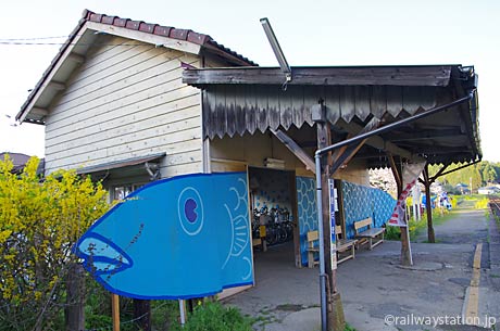 小湊鉄道・月崎駅の木造駅舎、ホーム側