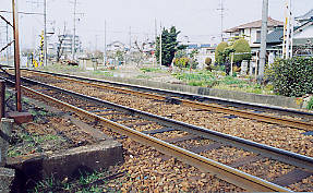 名鉄の廃駅、瀬戸線の平池駅跡、ホームの痕跡が残る