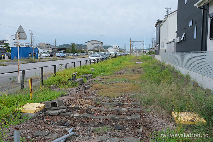 吉良吉田駅近くに残る名鉄三河線廃線跡