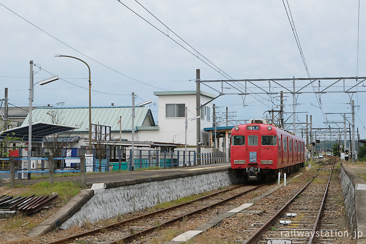名鉄吉良吉田駅、旧三河線ホームを使う蒲郡線の列車