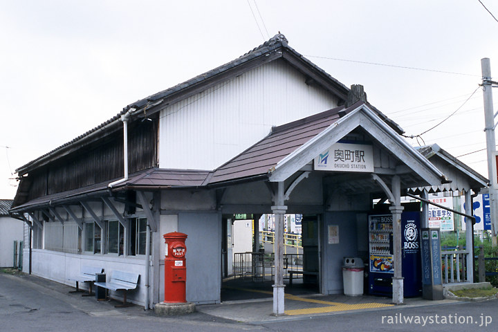 名鉄尾西線・奥町駅、大正築の木造駅舎