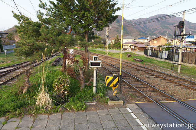 長野電鉄・屋代線・松代駅、構内通路踏切横の池庭跡