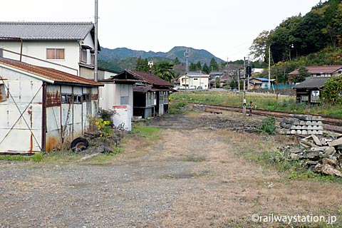 長良川鉄道・大矢駅、駅構内の詰所など建物