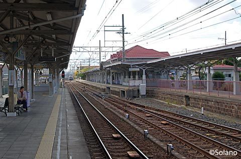 南海電鉄・浜寺公園駅、変わった配線のプラットホーム