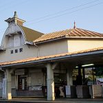 南海電鉄・南海本線・淡輪駅、時計塔が特徴的な大正の洋風木造駅舎。