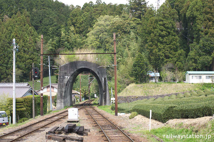 大井川鉄道・地名駅、日本一短いトンネル