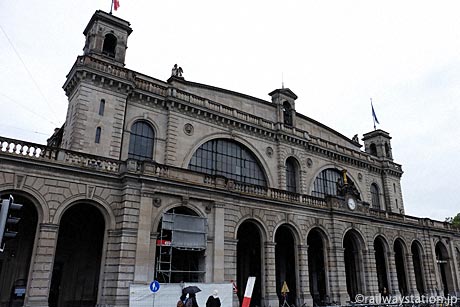 スイス連邦鉄道・チューリッヒ中央駅、駅舎側面