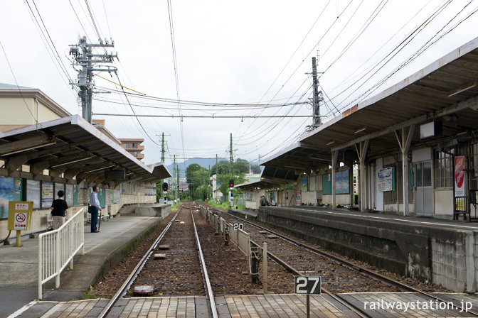 広島電鉄・広電廿日市駅、軌道線・鉄道線両対応のホーム