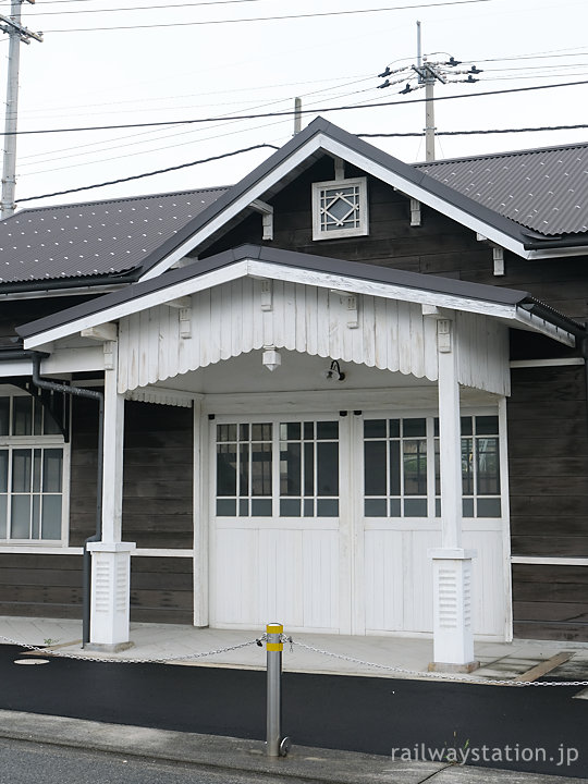 別子鉱山鉄道・星越駅舎、洋風の造りが特徴的