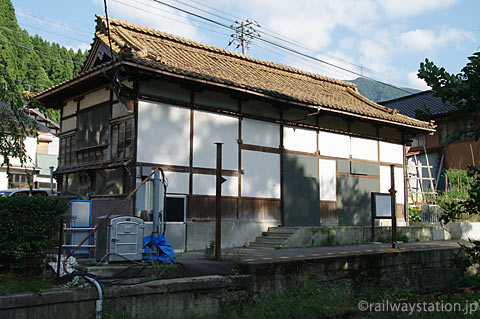 北陸鉄道・石川線末端部廃線後の加賀一の宮駅の駅舎ホーム側(2010年)