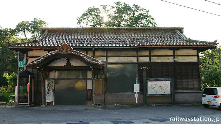 北陸鉄道・石川線末端部廃線で廃駅となった加賀一の宮駅の駅舎(2010年)