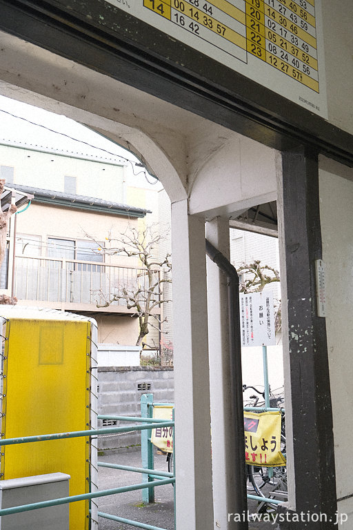 伊豆箱根鉄道駿豆線・三島二日町駅、レトロな造りを垣間見せる駅舎