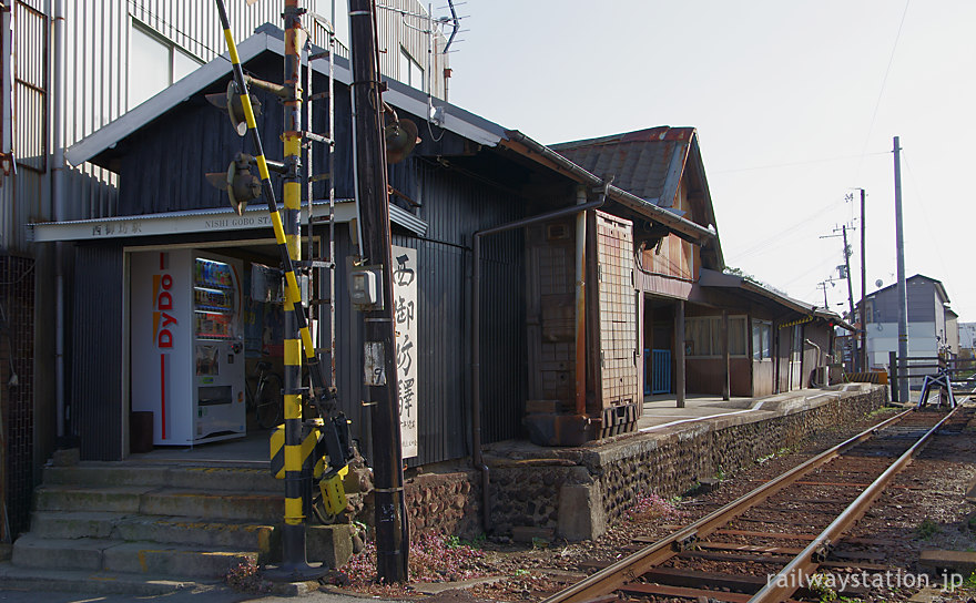 紀州鉄道の終着駅・西御坊駅の木造駅舎