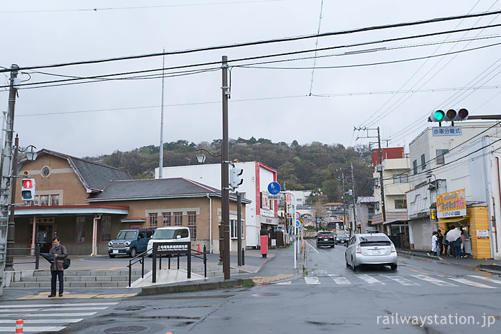 上毛電鉄のターミナル駅、西桐生駅前の街並み