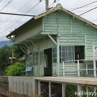 上田電鉄・別所線・八木沢駅、上田丸子電鉄時代からという木造駅舎