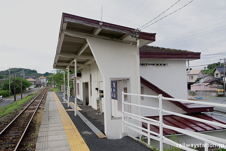 天竜浜名湖鉄道・尾奈駅プラットホーム