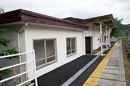 天竜浜名湖鉄道・尾奈駅駅舎ホーム側