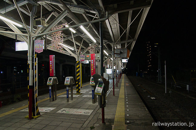 東武鉄道・伊勢崎線・旧駅舎時代の伊勢崎駅ホーム