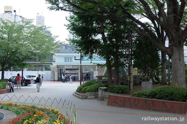 東武鉄道東上線・ときわ台駅、駅前のロータリー