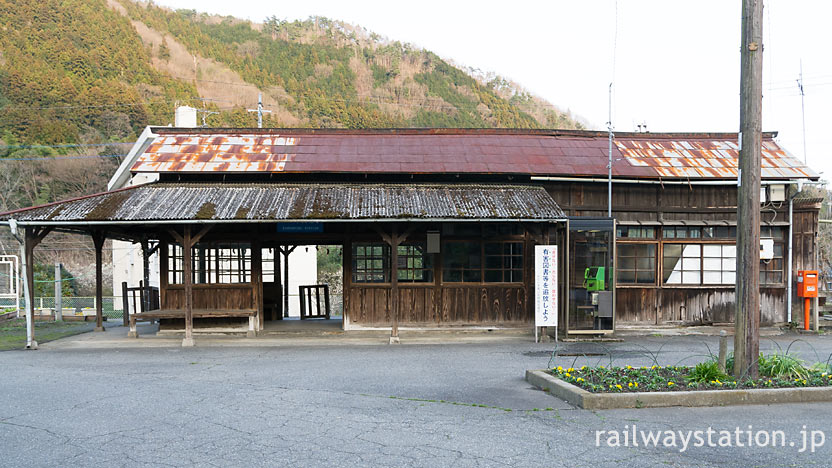 わたらせ渓谷鉄道・上神梅駅、登録有形文化財となった木造駅舎