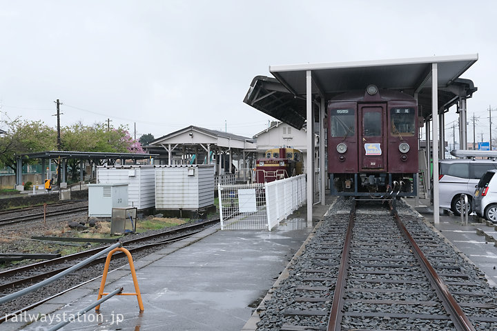わたらせ渓谷鐡道・大間々駅、開業以来の気動車が静態保存されている。