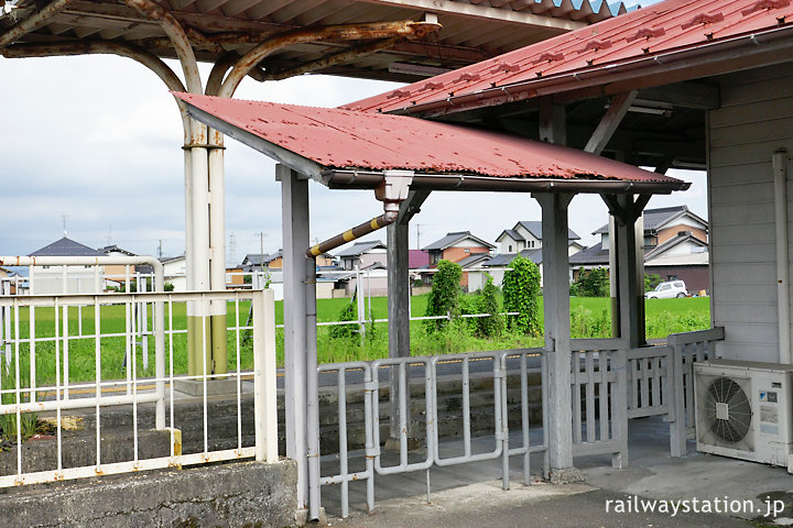 養老鉄道・揖斐駅、駅舎外の改札口跡